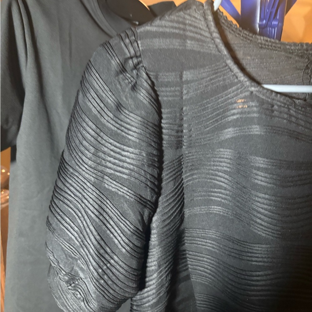 Black Boxy Ribbed Blouse - Picture 4 of 4